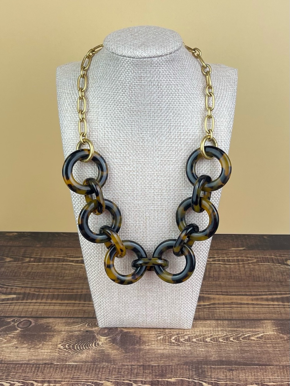 J Crew Tortoiseshell Resin Chunky Link Statement Necklace - Gold-Tone Chain